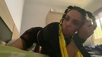 Gozando e amarrada