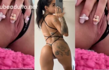 Foto da intimidade da cantora Mc Mirella