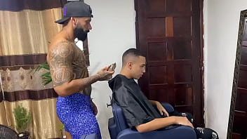 Sexo gay brasileiro  barbeiro