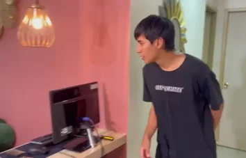Minha prima safadinha resolveu se aventurar no trampo e, para isso, usou meu 'dólar' pra praticar