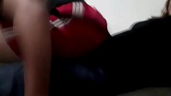 Mulher gritando no sexo muito alto