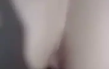 O enteado se diverte com a mulher do pai