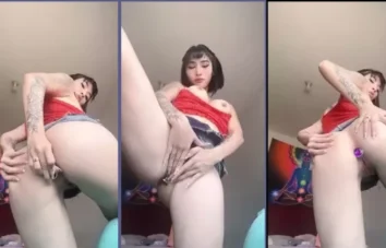 Vídeo sexy da cantora oriental se masturbando com brinquedo erótico no bumbum