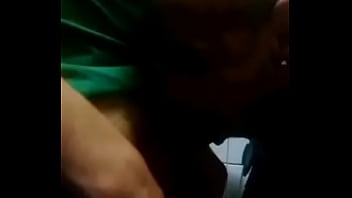 Gordo gay no banheirao