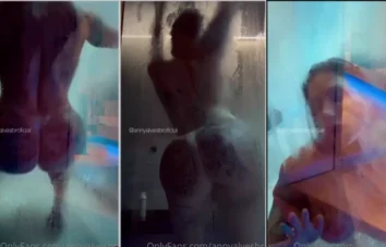 Anny Alves se exibindo toda sexy no banheiro, sem roupa nenhuma