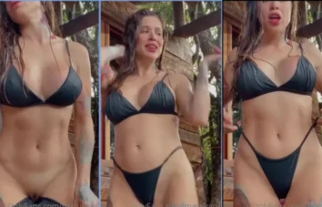 Maru Karv tirando a calcinha para exibir a bundinha