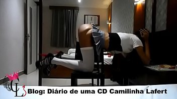 Trans bunduda de sainha curta se izibindo
