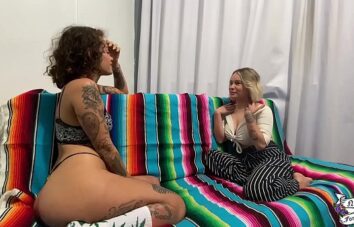 Pauzudo bate pulheta falando putaria