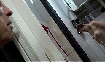 Irmã Deixando o Pau do Irmão Durinho – Incesto Legendado