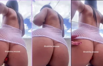 Tifany Rocha sem calcinha exibindo o plug no bumbum