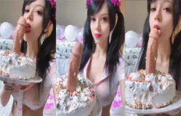 Evie Rain recebeu um bolo inusitado de aniversário!