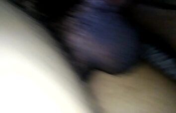 Homem fode a velha com os amigos