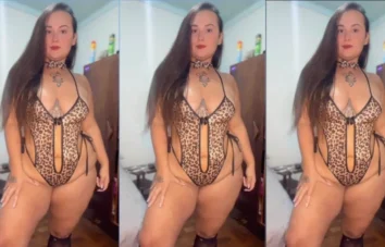 Brix toda sensual, fazendo charme