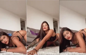 Gostosona, a soytorres tá só de calcinha e sutiã!
